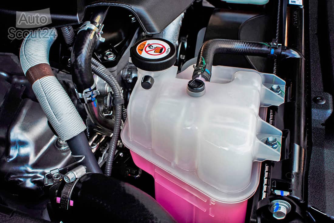 Líquido refrigerante para tu coche: Tratamiento y cómo cambiarlo