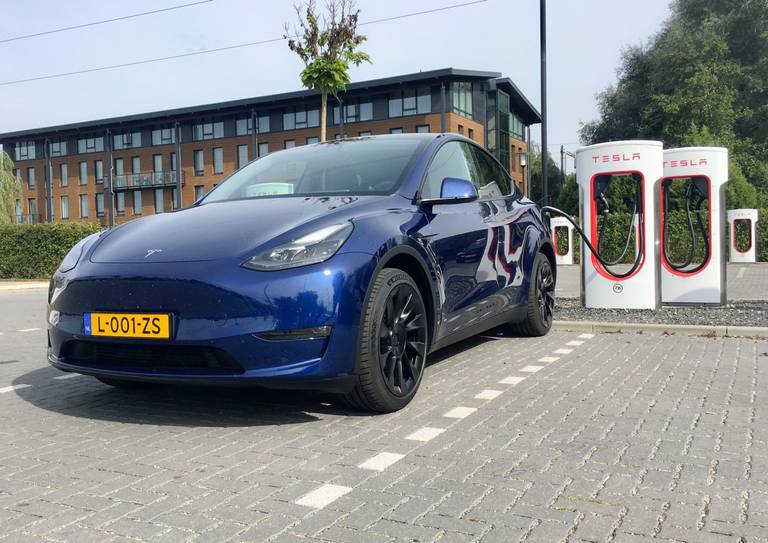 Waarom de Tesla Model Y plotseling 5000 euro goedkoper is geworden