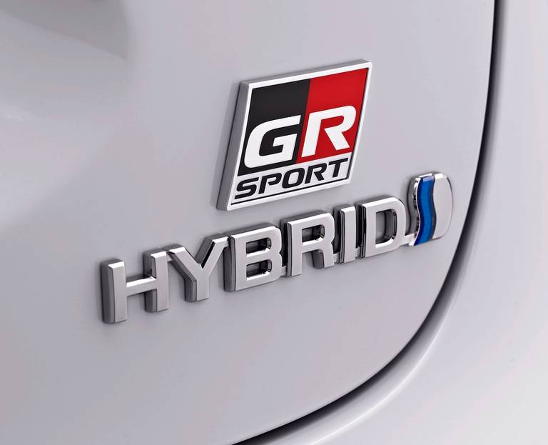 toyota yaris cross hybrid gr sport 6